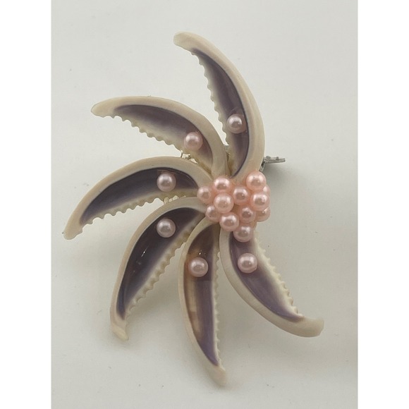 Vintage Cowrie Seashell Clip On Earrings Atomic starburst 50s MCM pink pearls - Picture 2 of 10